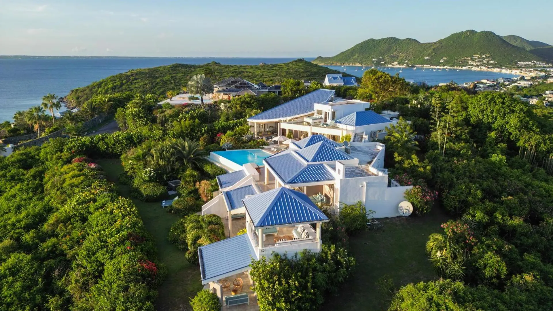 Villa Ocean 5 Happy Bay 6 Bedroom Villa, Stunning Ocean Views, 2 Beaches, Close To Grand-Case Dining La Savane