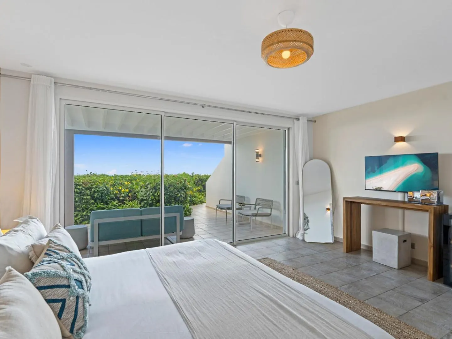 Ocean 5 Happy Bay 6 Bedroom Villa, Stunning Ocean Views, 2 Beaches, Close To Grand-Case Dining La Savane 0*,  Sint Maarten